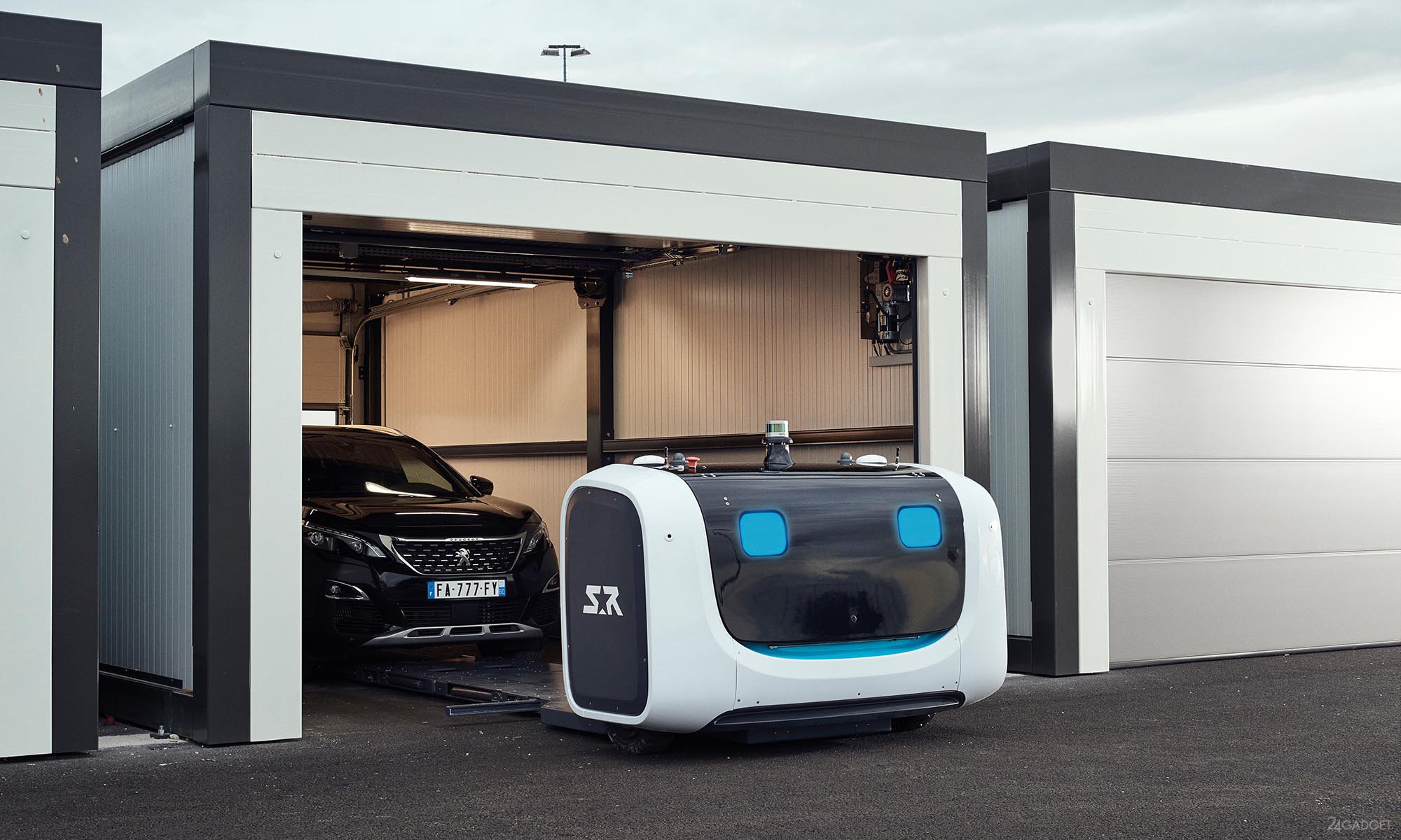 Во Франции изобрели роботов, умеющих парковать авто практически в невозможных условиях